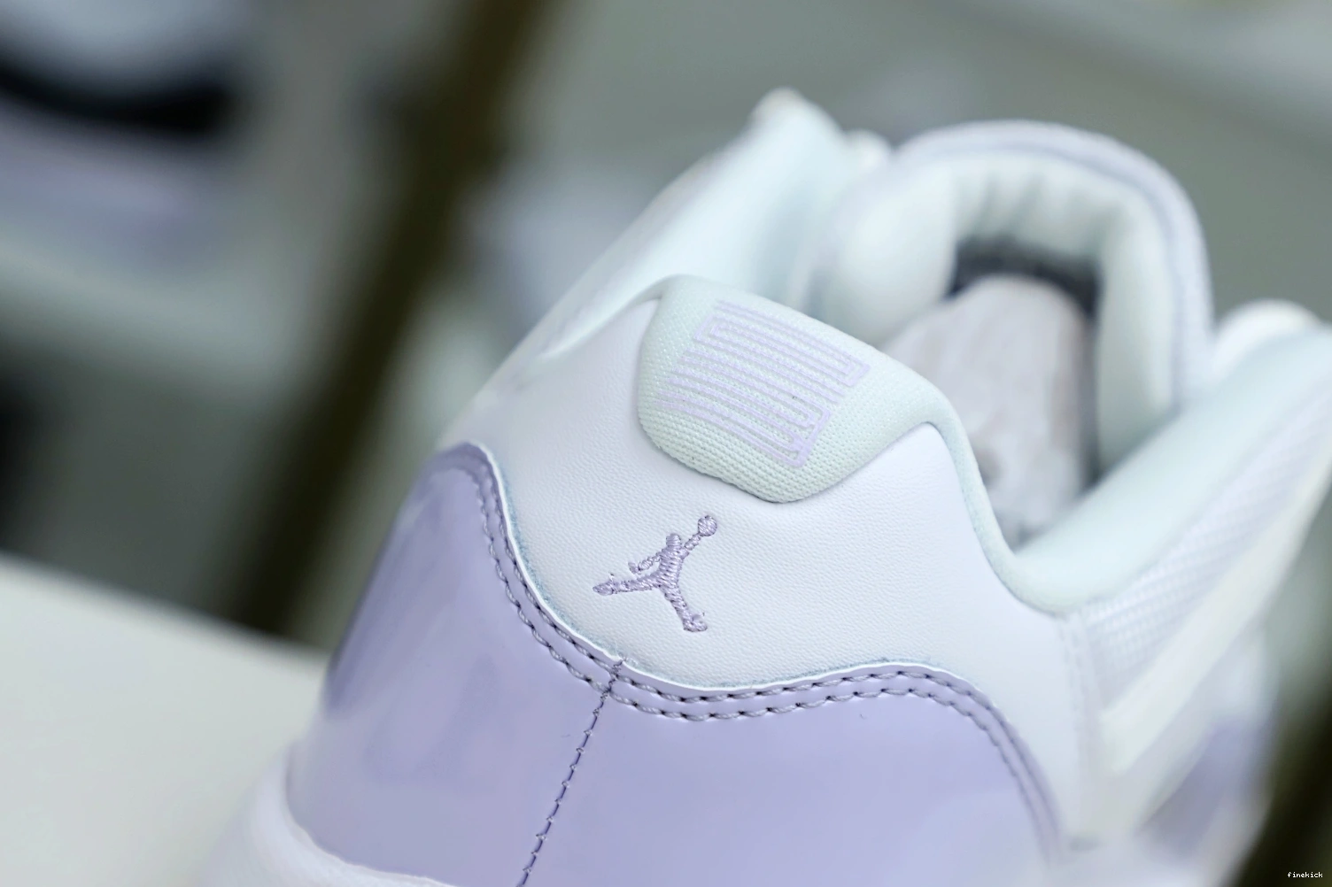 PURE 11 JORDAN VIOLET AIR LOW 0210